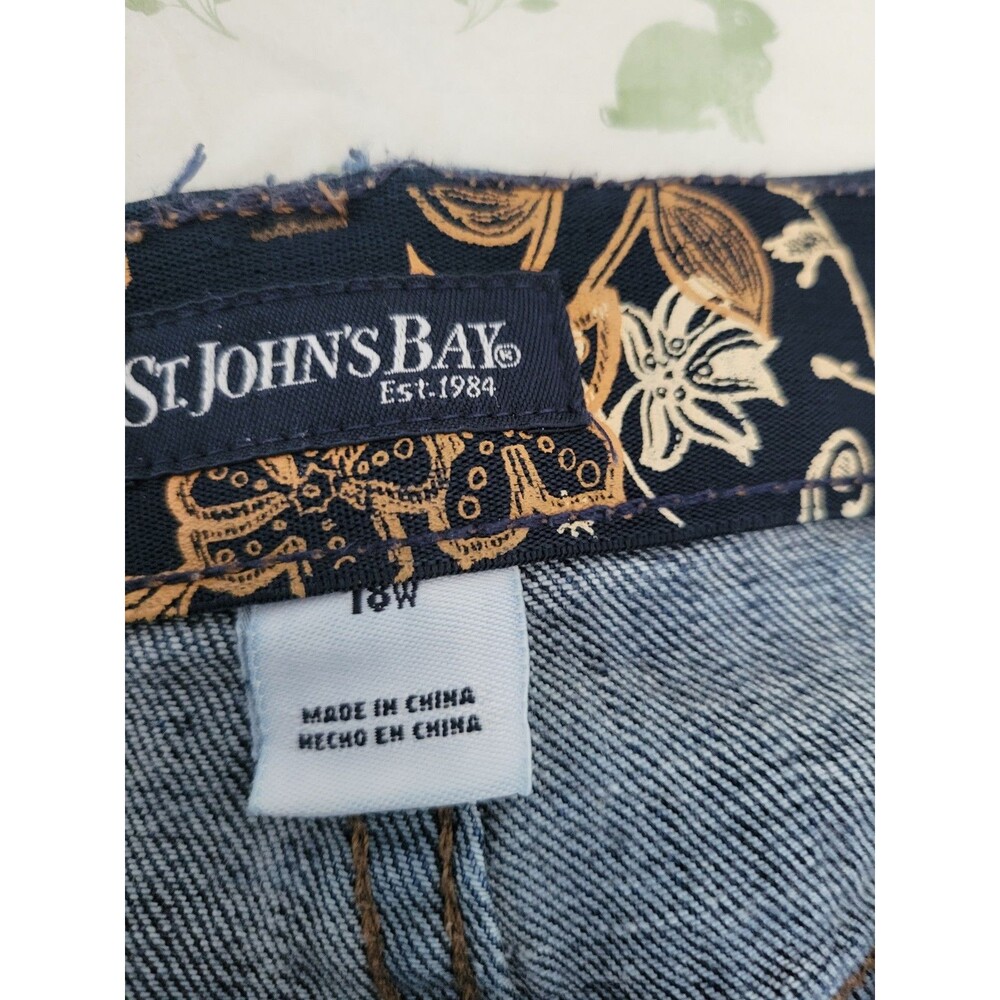 St. John's Bay Women's Bootcut Jeans Size 18W Dark Wash Mid Rise Stretch Denim - Picture 3 of 7